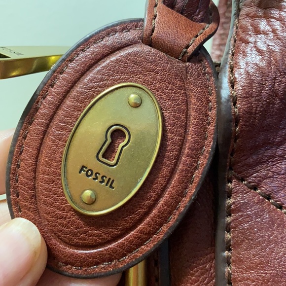 Authentic Fossil shoulder purse - Picture 3 of 8